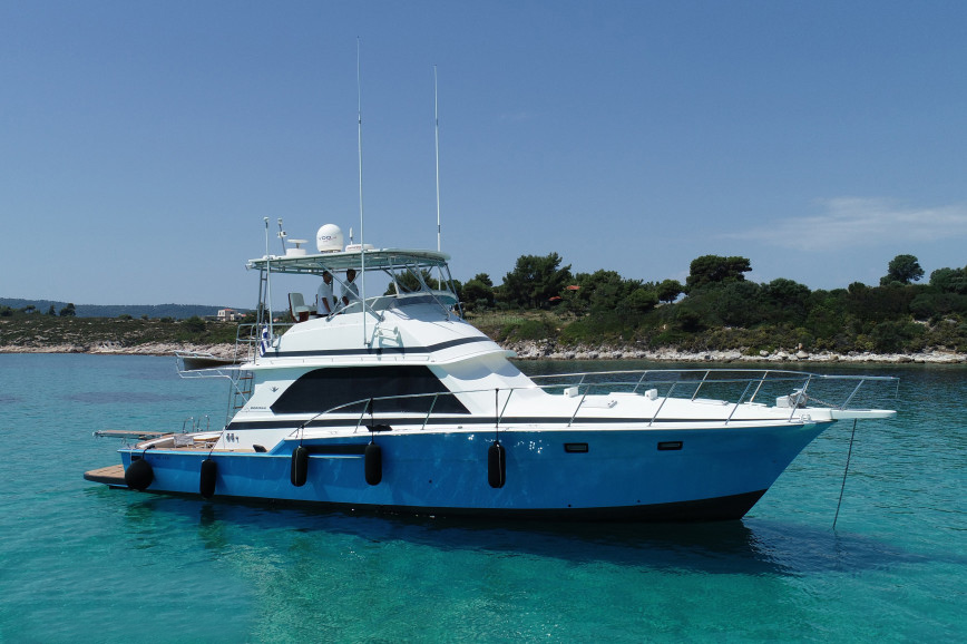 luxury yacht rent greece